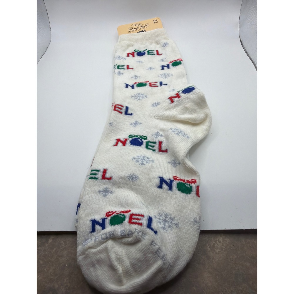 Vintage For Bare Feet Noel Christmas Socks White Crew Holiday Size 9-11 USA Made